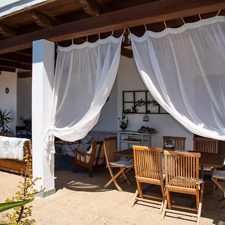 Semesterbostad By The